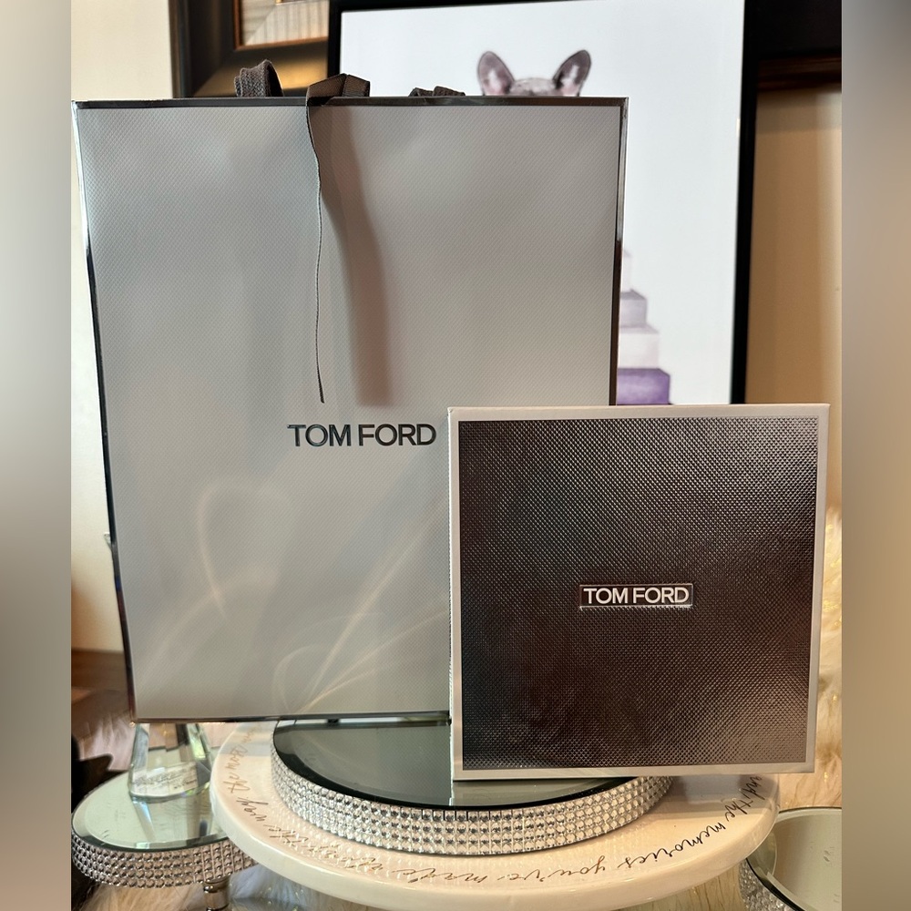 Silver EXCELLENT TomFord SHOPPING BAG AND GIFT BOX
